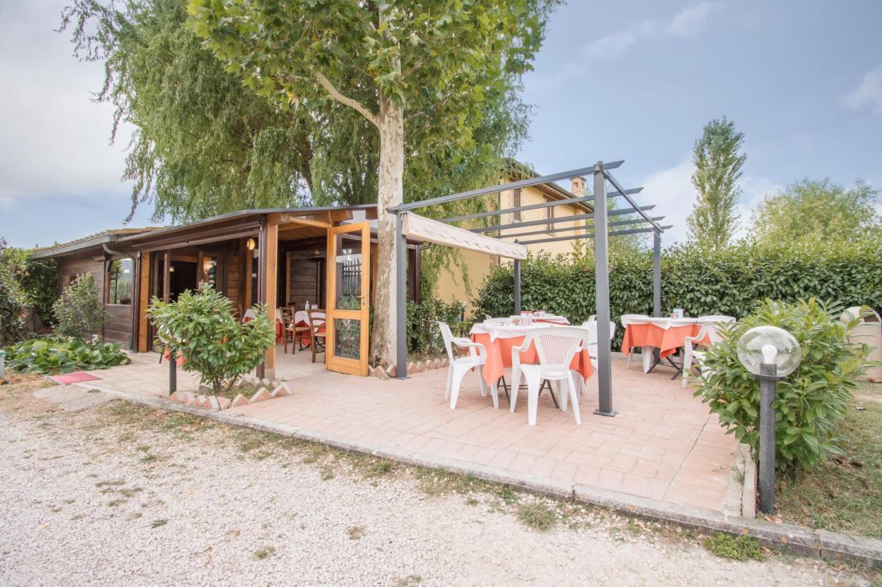 Casa Vacanze Vecchio Granaio Magione Exteriör bild